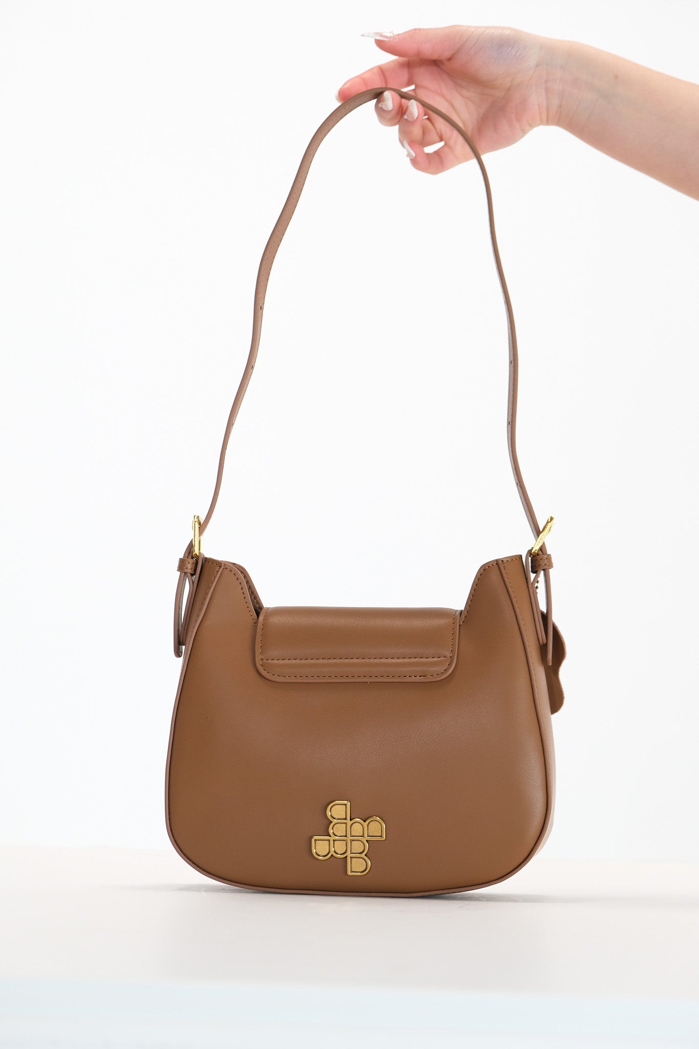 M058 / Kitty-Eared Saddle