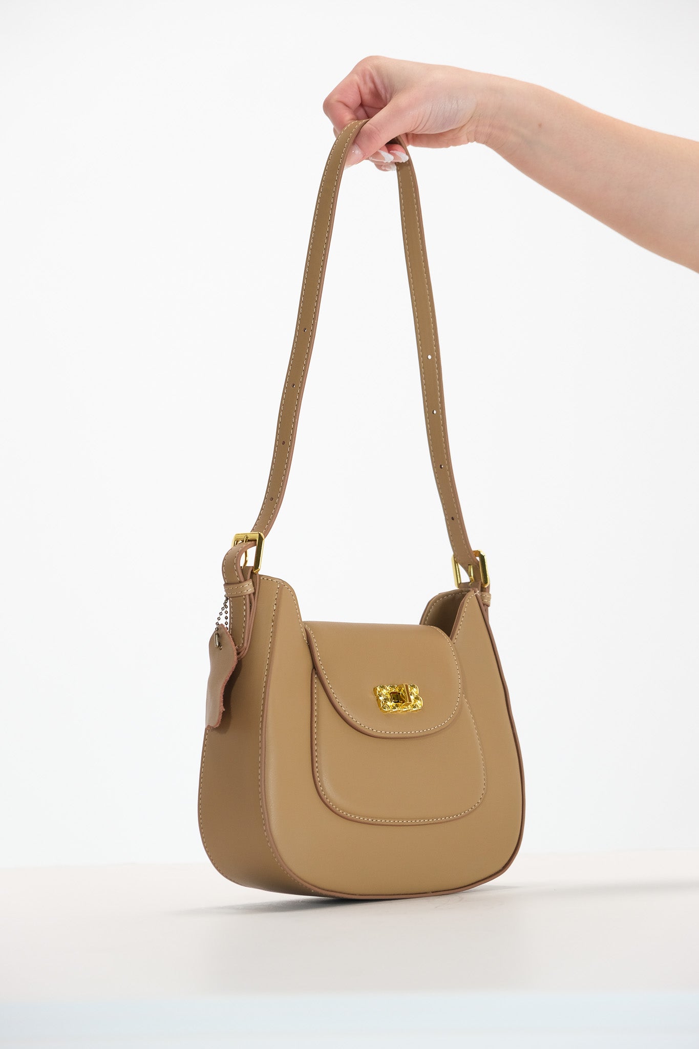 M058 / Kitty-Eared Saddle