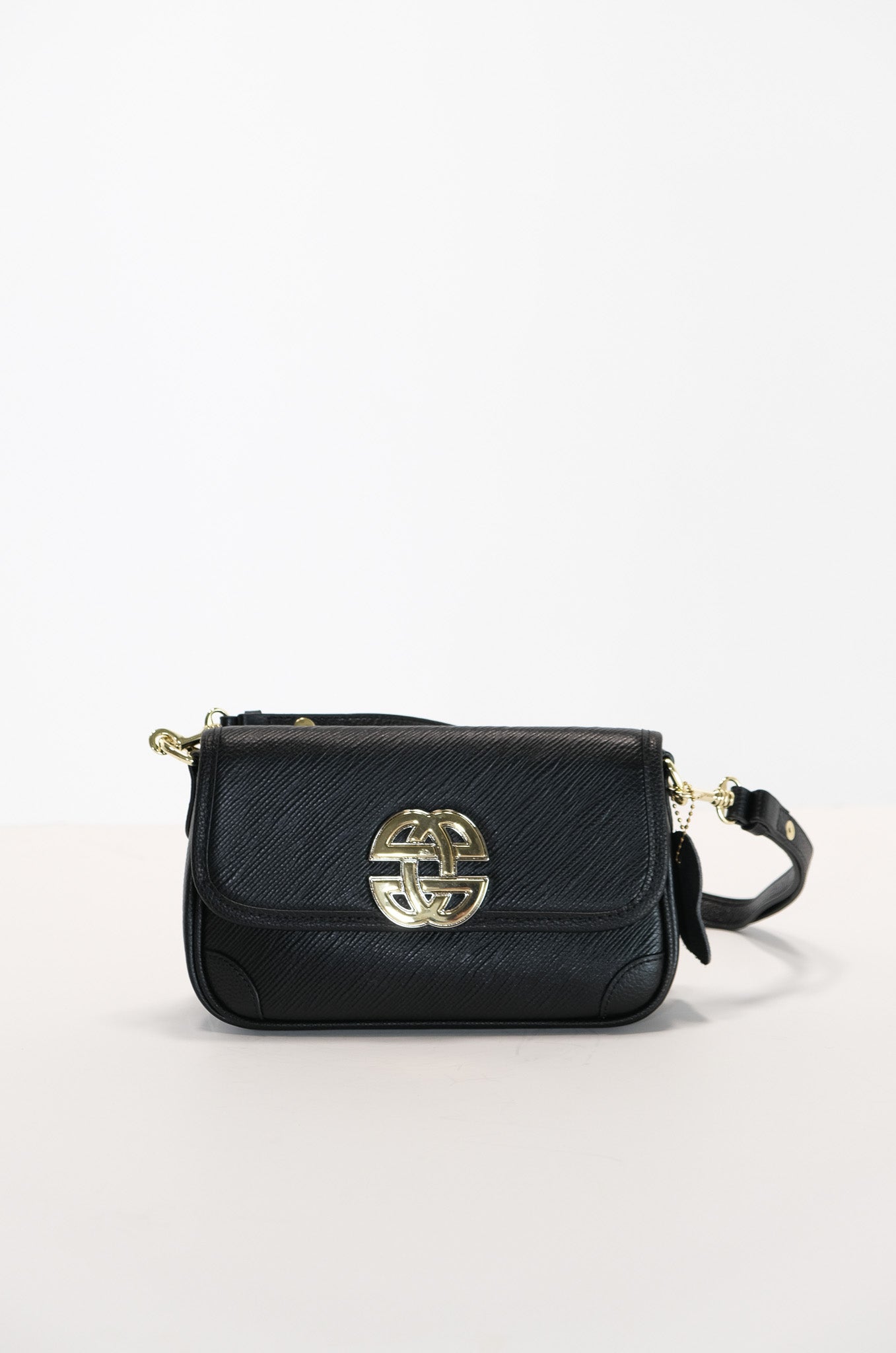 M008 / Flap Shoulder Bag