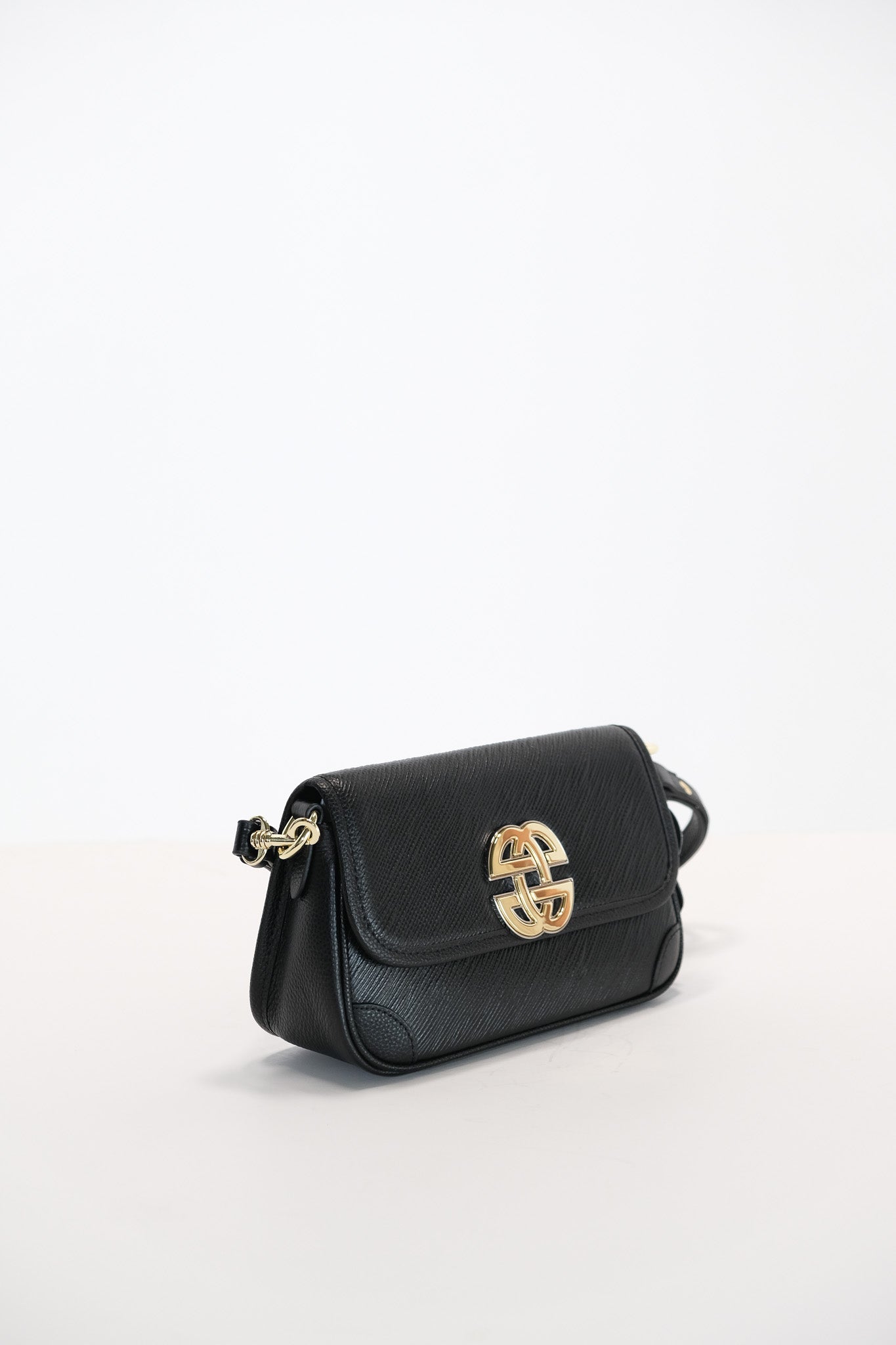 M008 / Flap Shoulder Bag