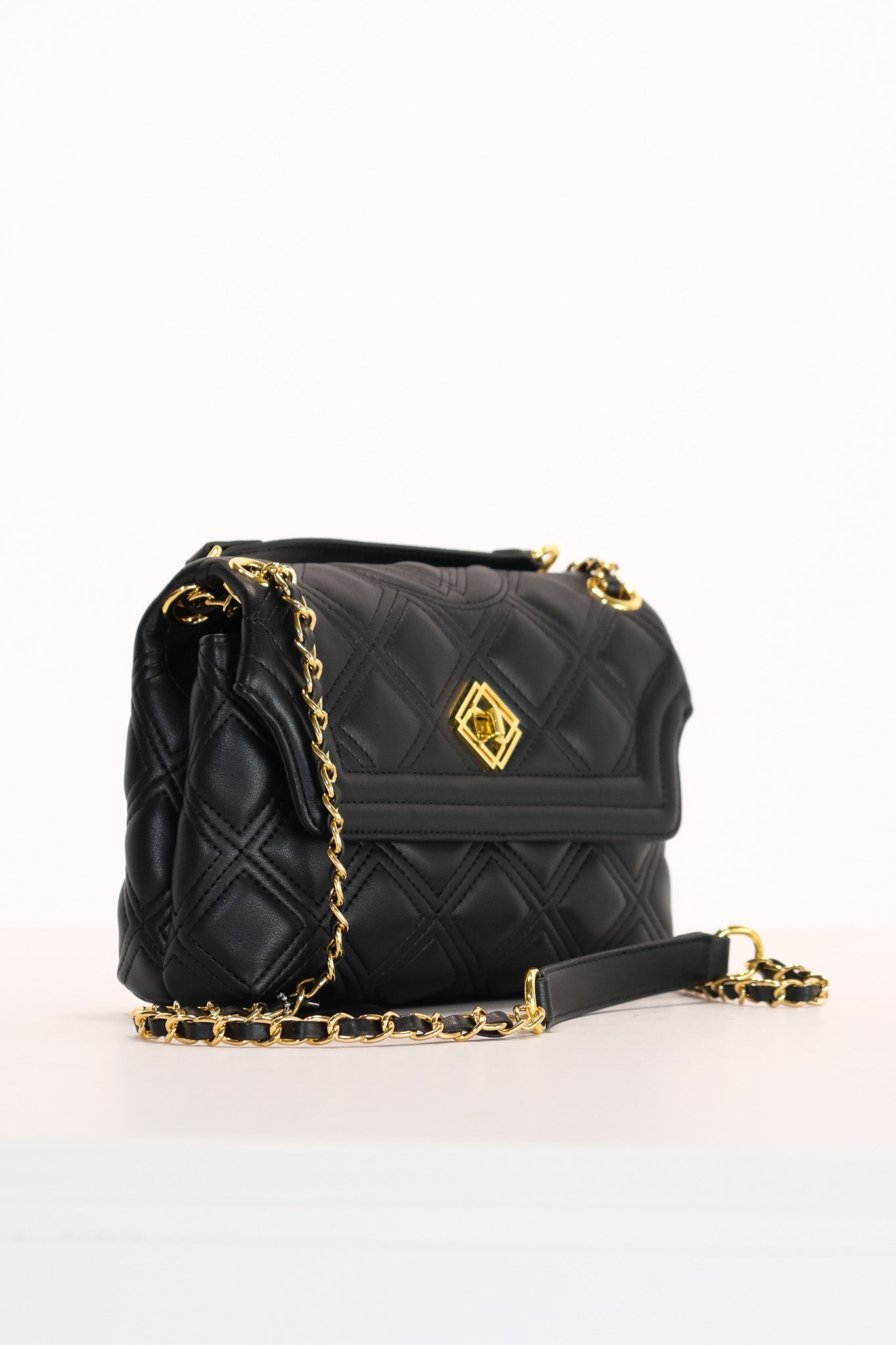 M005 / Quilted Leather Chain Flap in Black