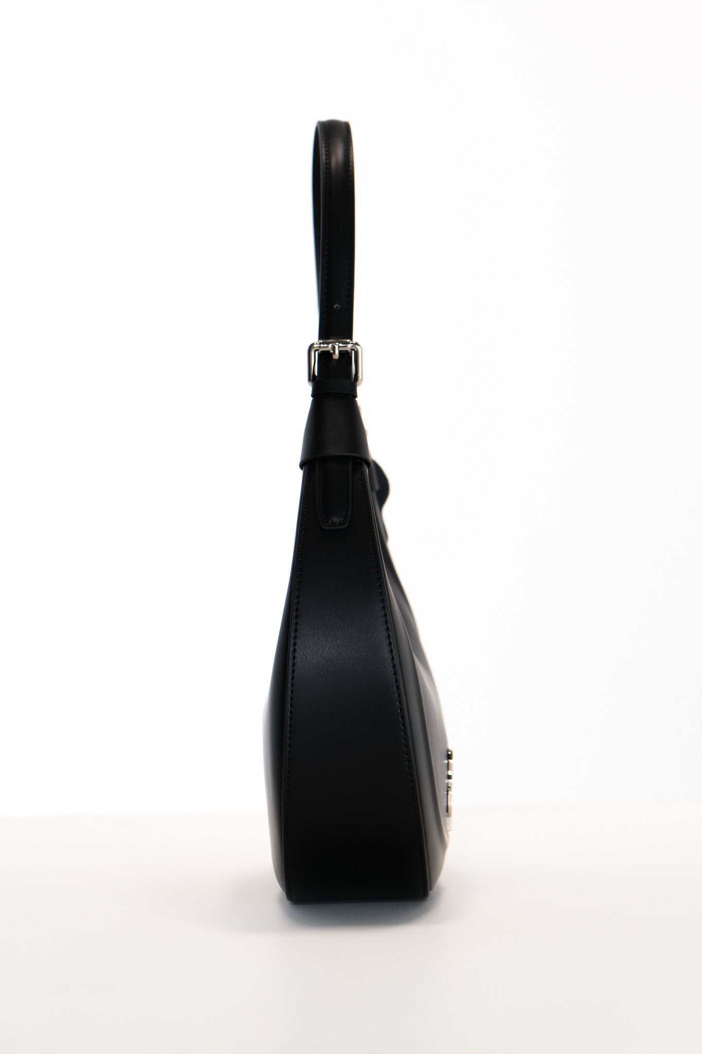 M001 / Half Moon Hobo Bag