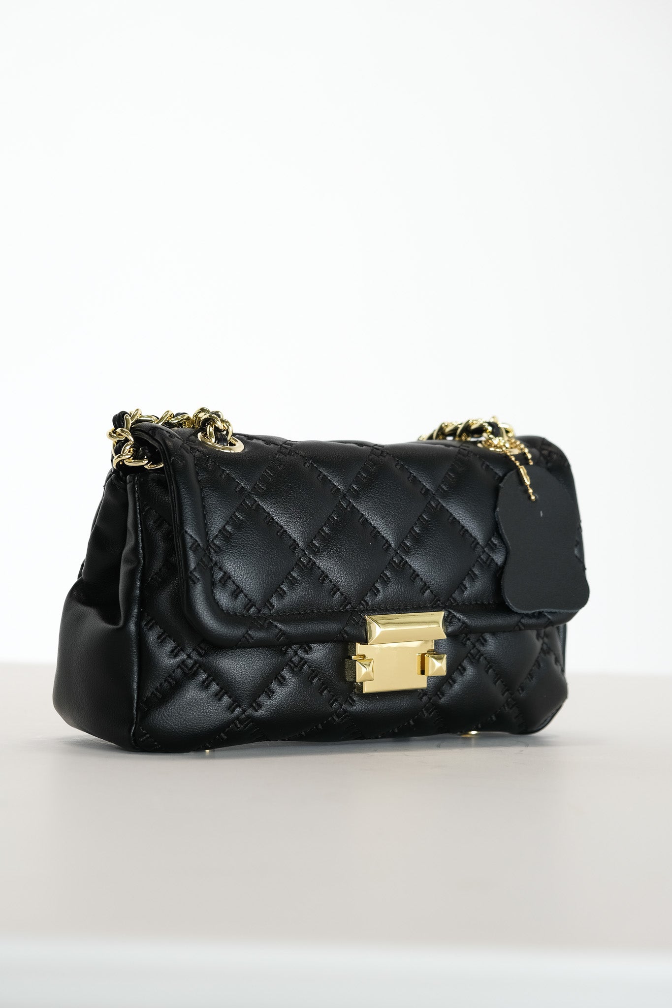 M070 / Quilted Chain Flap