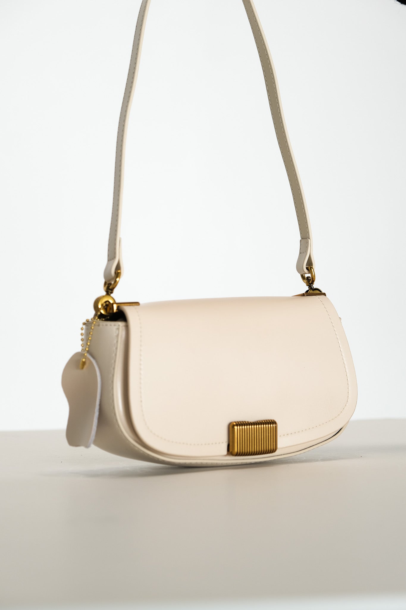 S026 / Saddle Baguette Bag