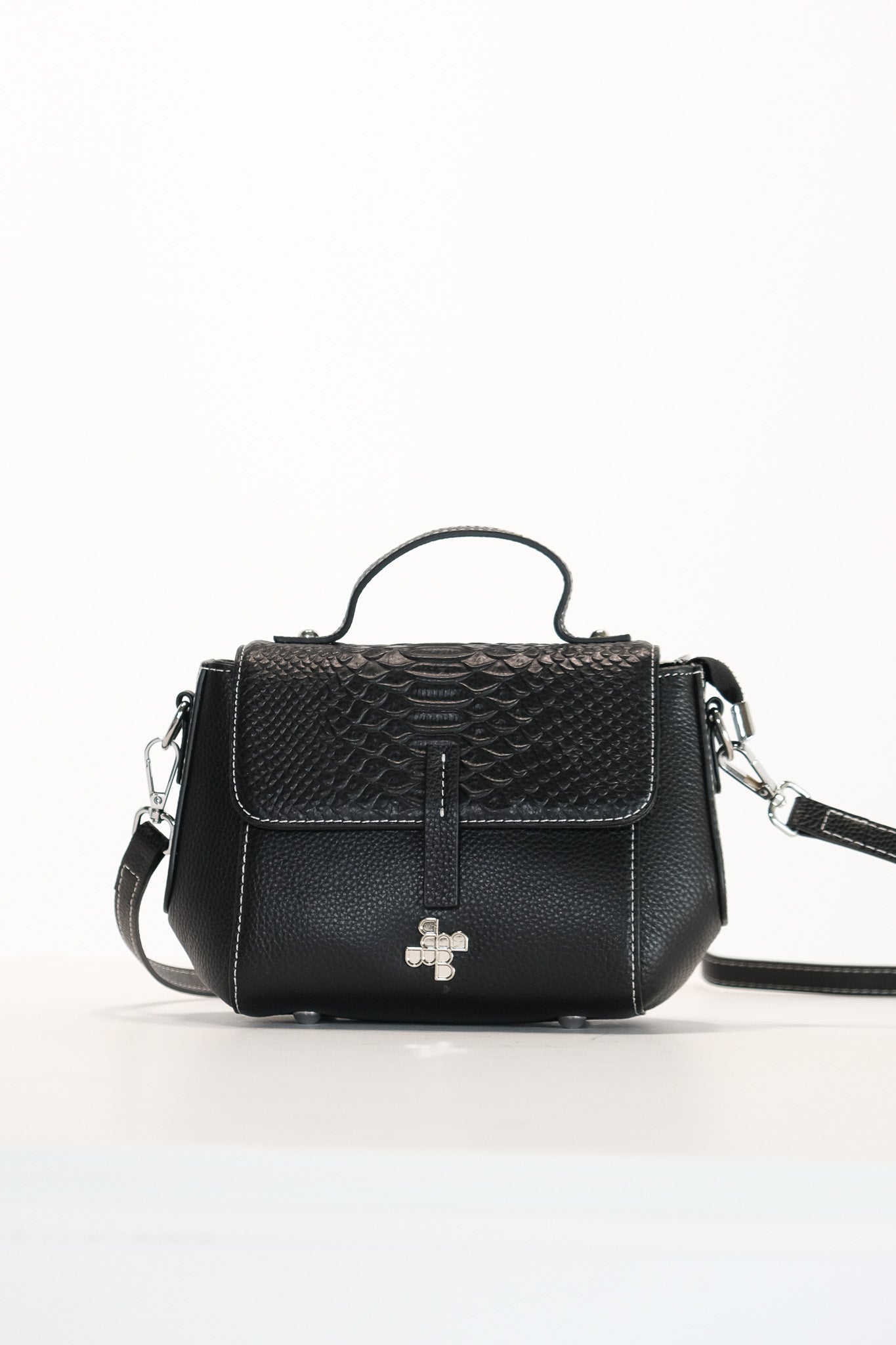 S067 / Accented Crossbody