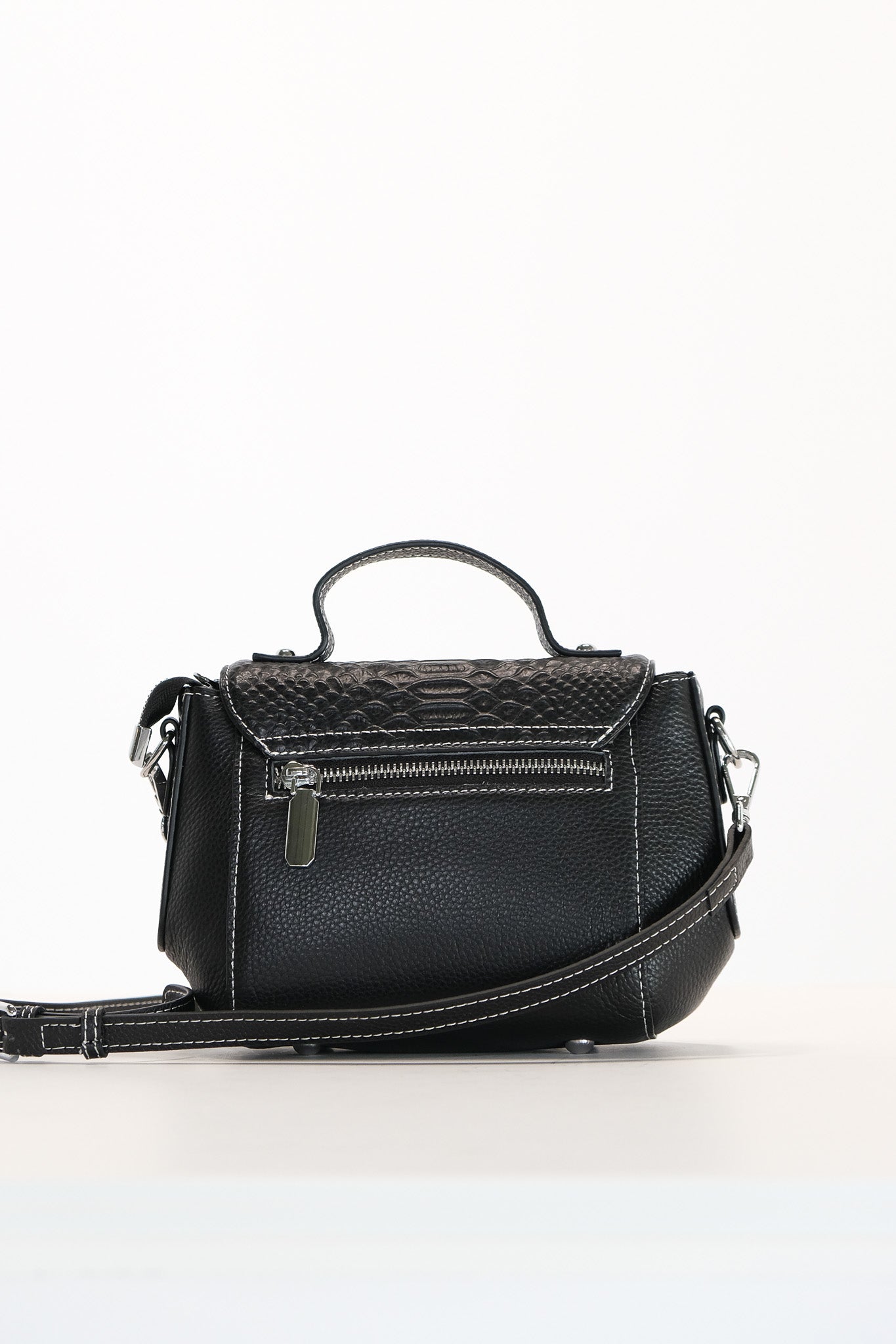 S067 / Accented Crossbody