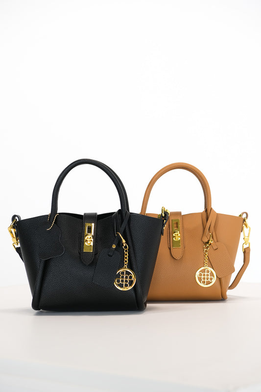 M065 / Trapeze Buckle Tote