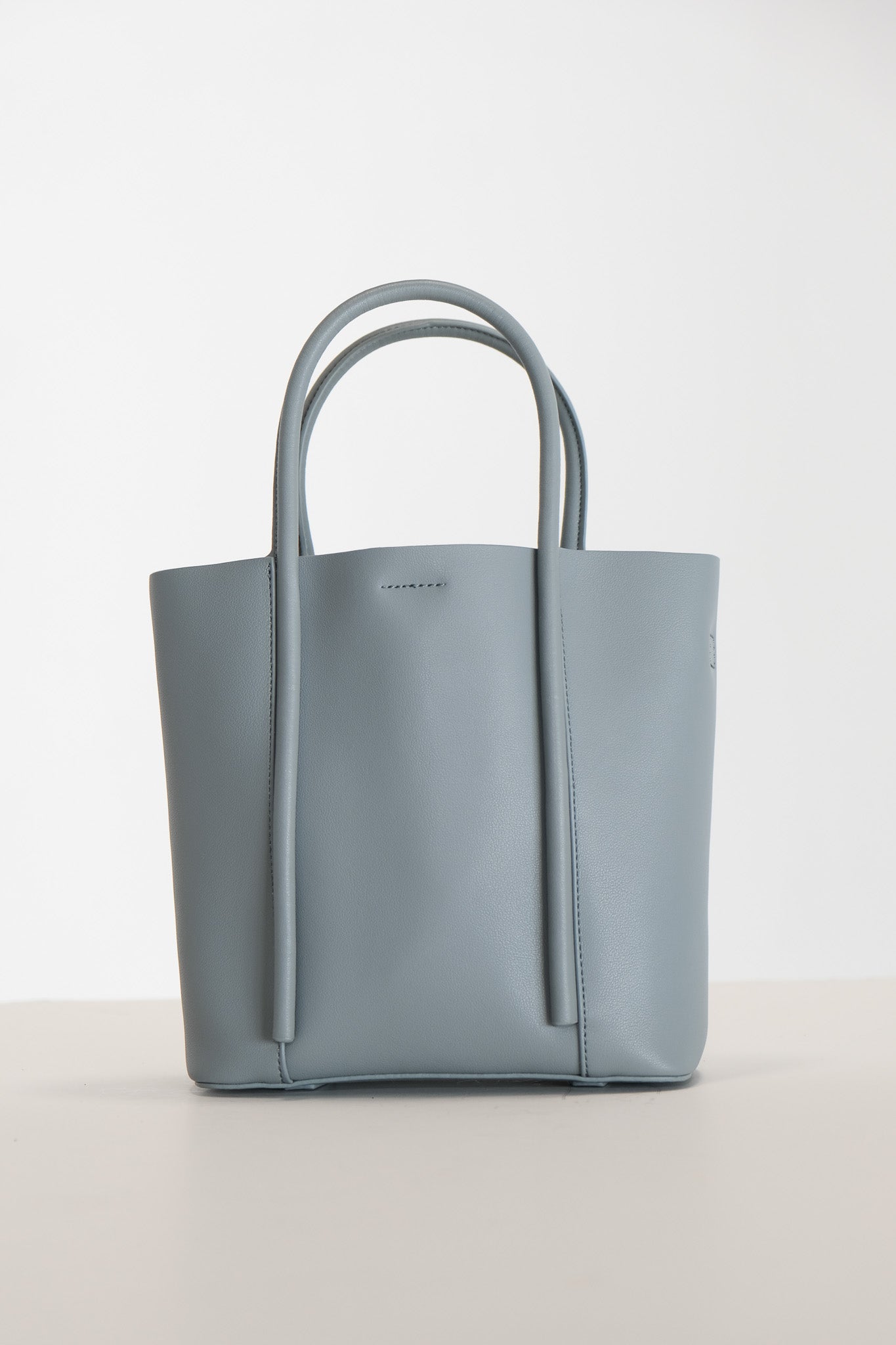 M025 / Satin Shopper