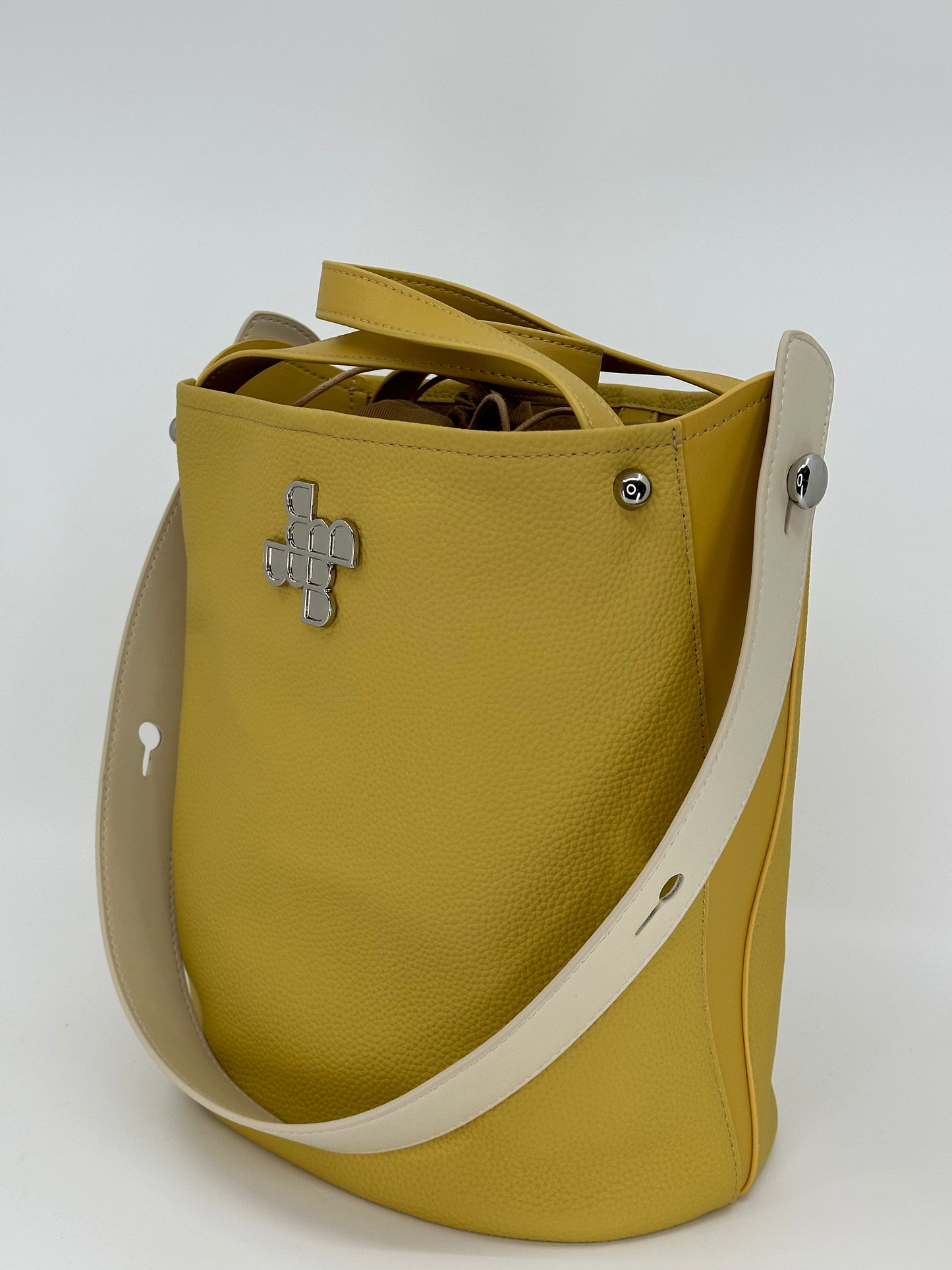 M007 / Bucket Tote