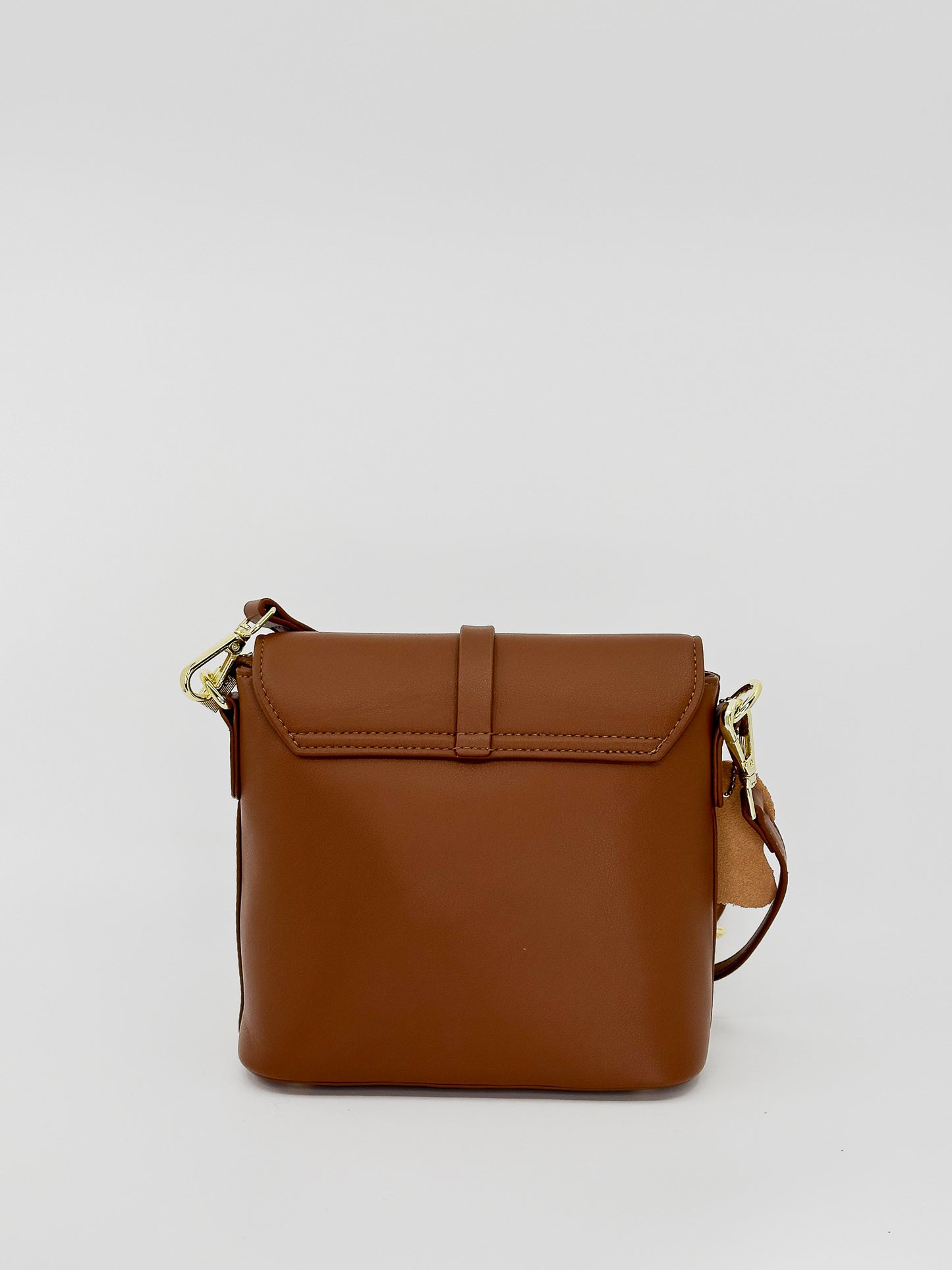 M045 / Flap Saddle Bag