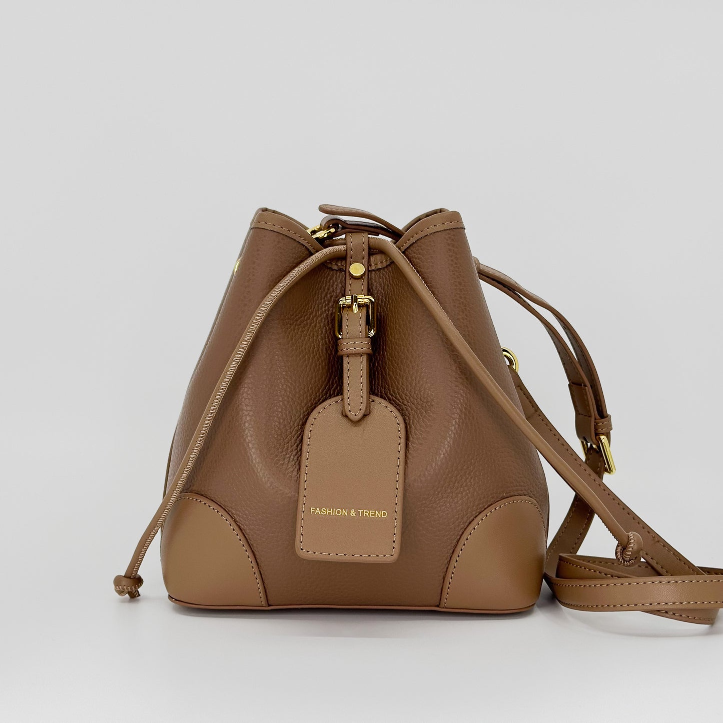 M066 / Crossbody Bucket Tote